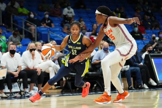 Tyasha Harris of the Dallas Wings drives to the basket during the game against the Connecticut Sun on September 7, 2021 at College Park Center in...