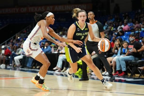 Marina Mabrey of the Dallas Wings drives to the basket during the game against the Connecticut Sun on September 7, 2021 at College Park Center in...