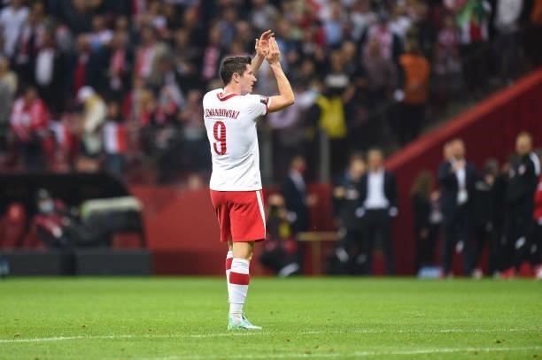 Robert Lewandowski of Poland celebraes with their fans during 2022 FIFA World Cup Qualifier match between Poland and England at Stadion Narodowy on...