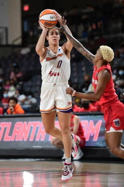 Kia Nurse of the Phoenix Mercury drives to the basket and looks to pass the ball during the game against the Atlanta Dream on September 8, 2021 at...