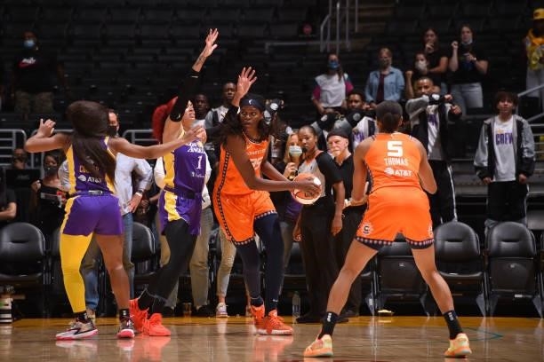Jonquel Jones of the Connecticut Sun handles the ball during the game against the Los Angeles Sparks on September 9, 2021 at the Staples Center in...