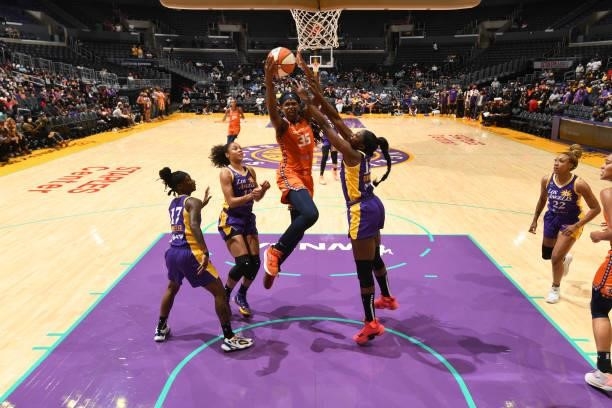 Jonquel Jones of the Connecticut Sun drives to the basket against the Los Angeles Sparks on September 9, 2021 at the Staples Center in Los Angeles,...