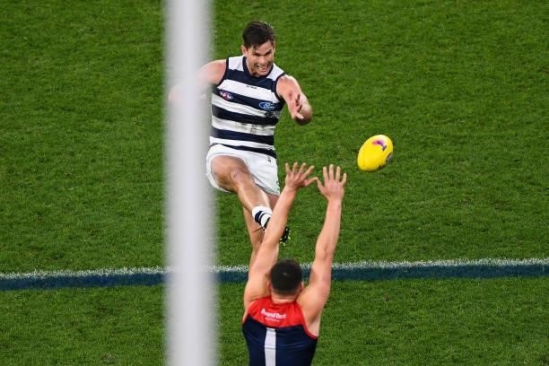 Tom Hawkins of the Cats kicks on goal during the 2021 AFL First Preliminary Final match between the Melbourne Demons and the Geelong Cats at Optus...