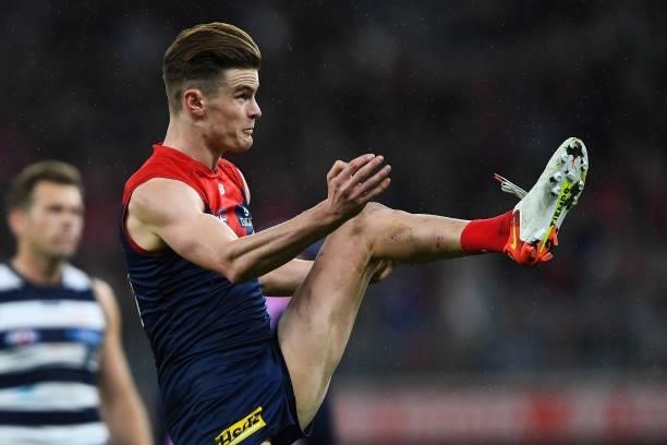Bayley Fritsch of the Demons kicks on goal during the 2021 AFL First Preliminary Final match between the Melbourne Demons and the Geelong Cats at...