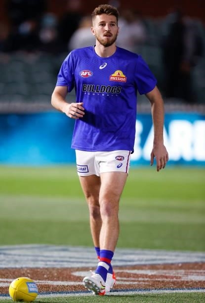 Marcus Bontempelli of the Bulldogs warms up before during the 2021 AFL Second Preliminary Final match between the Port Adelaide Power and the Western...