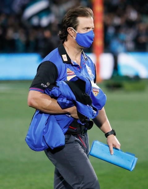 Luke Beveridge, Senior Coach of the Bulldogs looks on during the 2021 AFL Second Preliminary Final match between the Port Adelaide Power and the...