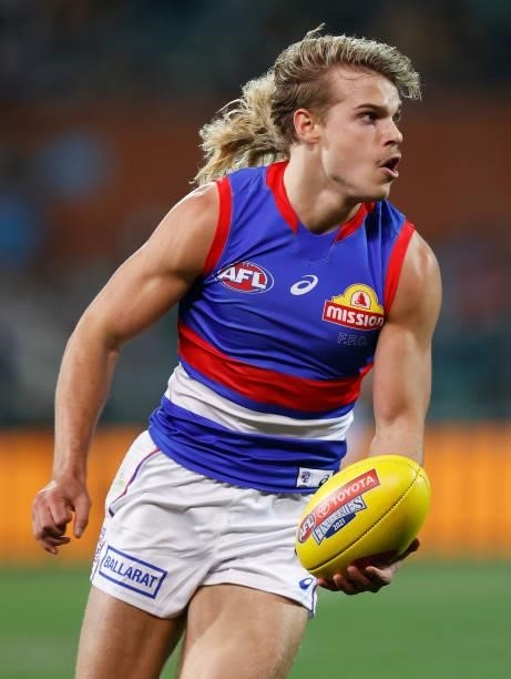 Bailey Smith of the Bulldogs in action during the 2021 AFL Second Preliminary Final match between the Port Adelaide Power and the Western Bulldogs at...