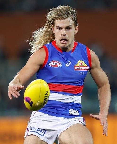 Bailey Smith of the Bulldogs in action during the 2021 AFL Second Preliminary Final match between the Port Adelaide Power and the Western Bulldogs at...