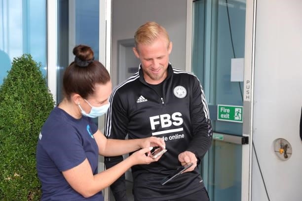 Kasper Schmeichel of Leicester City arrives ahead of the Premier League match between Leicester City and Manchester City at King Power Stadium on...