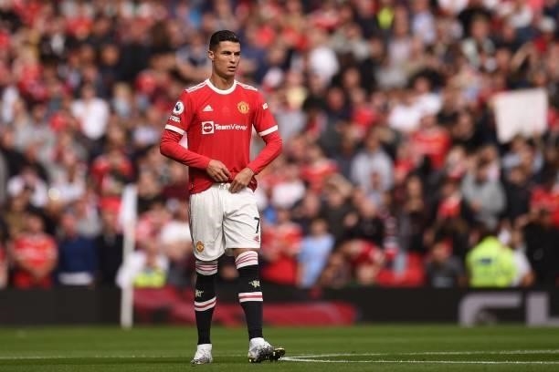 Manchester United's Portuguese striker Cristiano Ronaldo prepares for kick off in the English Premier League football match between Manchester United...