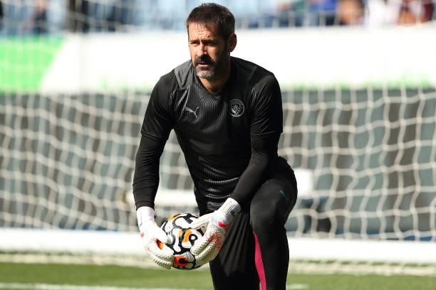 Scott Carson of Manchester City during the Premier League match between Leicester City and Manchester City at The King Power Stadium on September 11,...