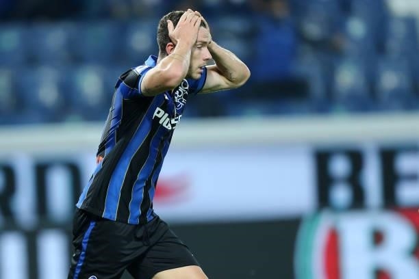 Robin Gosens of Atalanta BC looks dejected during the Serie A match between Atalanta BC and ACF Fiorentina at Gewiss Stadium on September 11, 2021 in...