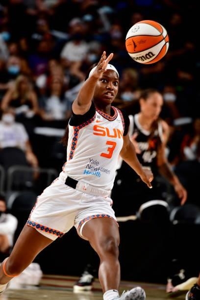 Kaila Charles of the Connecticut Sun passes the ball during the game against the Phoenix Mercury on September 11, 2021 at Footprint Center in...