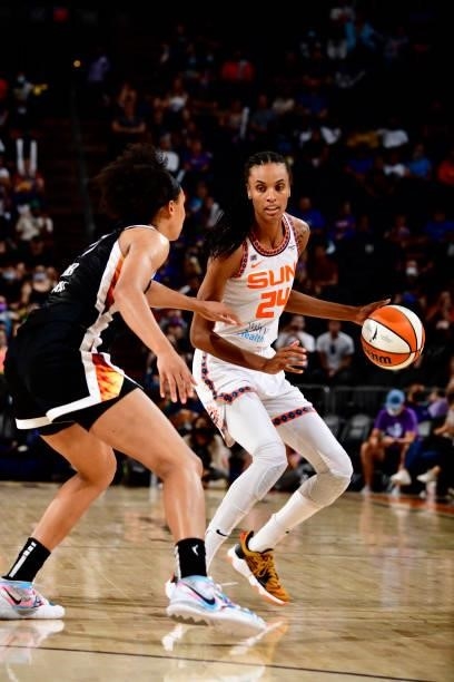DeWanna Bonner of the Connecticut Sun handles the ball during the game against the Phoenix Mercury on September 11, 2021 at Footprint Center in...