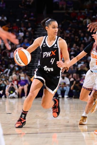 Skylar Diggins-Smith of the Phoenix Mercury drives to the basket against the Connecticut Sun on September 11, 2021 at Footprint Center in Phoenix,...