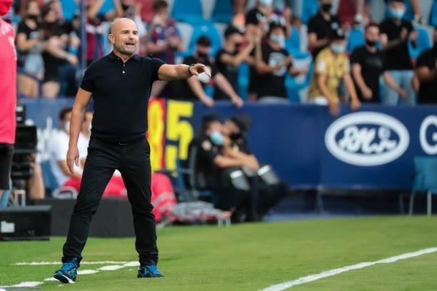 Levante UD manager PACO LOPEZ during La liga match between Levante UD and Rayo Vallecano at Ciutat de Valencia Stadium on September 11, 2021.