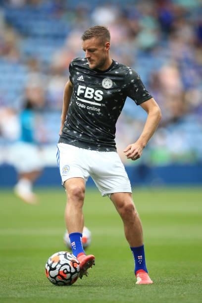 Jamie Vardy of Leicester City warms up before the Premier League match between Leicester City and Manchester City at The King Power Stadium on...