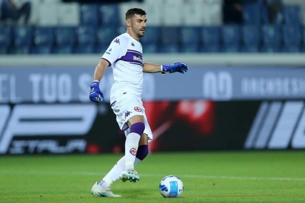 Pietro Terracciano of ACF Fiorentina controls the ball during the Serie A match between Atalanta BC and ACF Fiorentina at Gewiss Stadium on September...