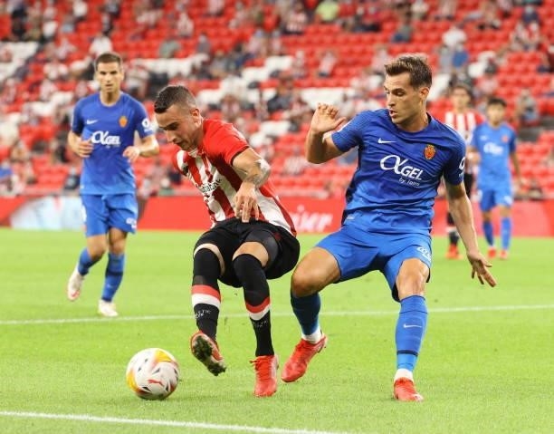 Berenguer of Athletic Bilbao and Brian Olivan of RCD Mallorca battle for the ball during the LaLiga Santander match between Athletic Club and RCD...