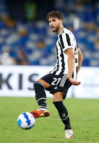 Manuel Locatelli of Juventus controls the ball during the Serie A match between SSC Napoli and Juventus FC at Stadio Diego Armando Maradona on...