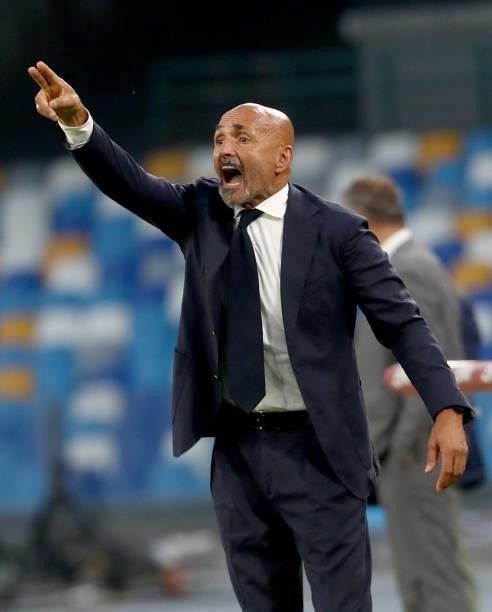 Head coach of Napoli Luciano Spalletti gestures during the Serie A match between SSC Napoli and Juventus at Stadio Diego Armando Maradona on...