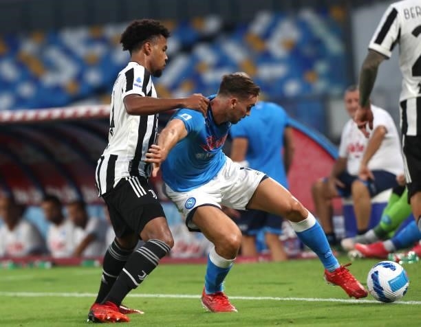 Weston Mckennie of Juventus competes for the ball with Fabian Ruiz of Napoli during the Serie A match between SSC Napoli and Juventus at Stadio Diego...