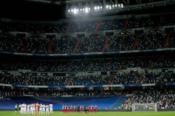 Players of Real Madrid and Celta de Vigo during the La Liga Santander match between Real Madrid v Celta de Vigo at the Estadio Santiago Bernabeu on...