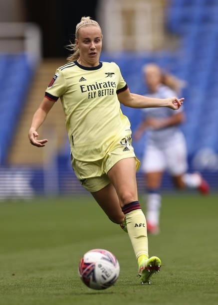 Beth Mead of Arsenal during the Barclays FA Women's Super League match between Reading Women and Arsenal Women at Select Car Leasing Stadium on...