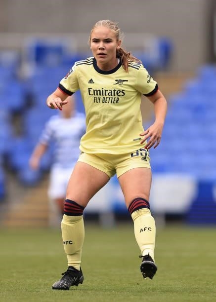 Alex Hennessy of Arsenal during the Barclays FA Women's Super League match between Reading Women and Arsenal Women at Select Car Leasing Stadium on...