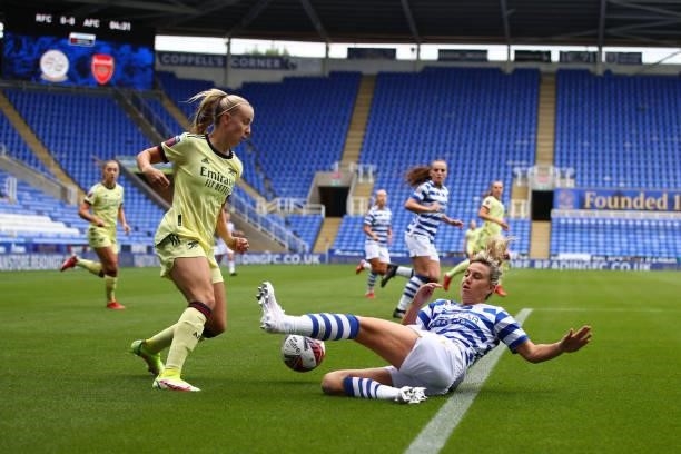 Beth Mead of Arsenal in action with Deanne Rose of Reading during the Barclays FA Women's Super League match between Reading Women and Arsenal Women...