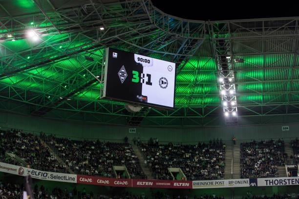 The result is shown on the videoscreen after the Bundesliga match between Borussia Moenchengladbach and Arminia Bielefeld at Borussia-Park on...