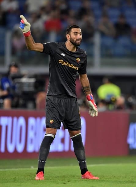 Rui Patricio of AS Roma gestures during the Serie A match between AS Roma and US Sassuolo at Stadio Olimpico on September 12, 2021 in Rome, Italy.