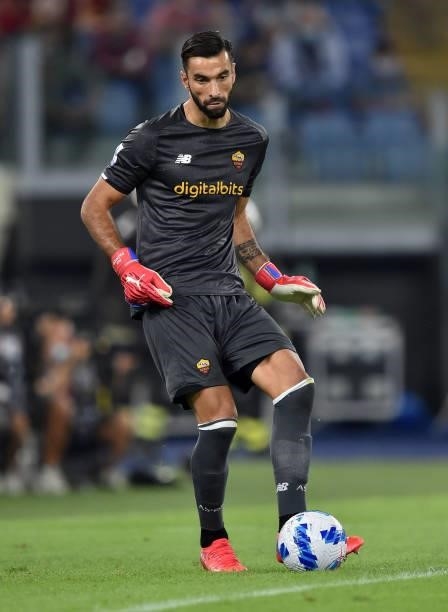 Rui Patricio of AS Roma in action during the Serie A match between AS Roma and US Sassuolo at Stadio Olimpico on September 12, 2021 in Rome, Italy.