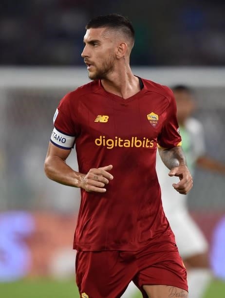 Lorenzo Pellegrini of AS Roma looks on during the Serie A match between AS Roma and US Sassuolo at Stadio Olimpico on September 12, 2021 in Rome,...