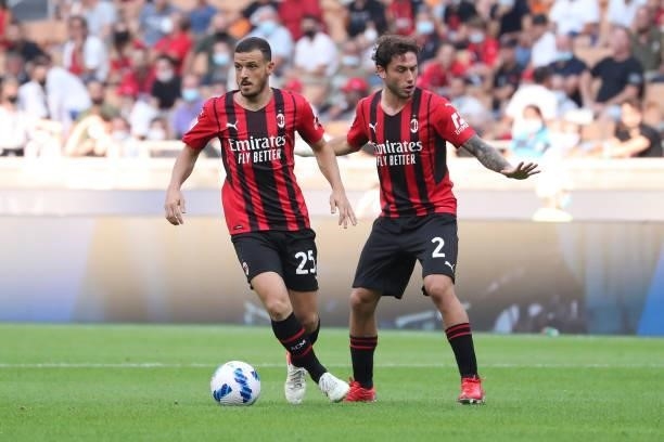 Alessandro Florenzi of AC Milan in action during the Serie A match between AC Milan and SS Lazio at Stadio Giuseppe Meazza on September 12, 2021 in...