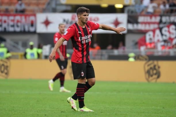 Brahim Díaz of AC Milan gestures during the Serie A match between AC Milan and SS Lazio at Stadio Giuseppe Meazza on September 12, 2021 in Milan,...