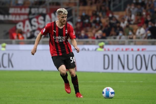 Alexis Saelemaekers of AC Milan in action during the Serie A match between AC Milan and SS Lazio at Stadio Giuseppe Meazza on September 12, 2021 in...