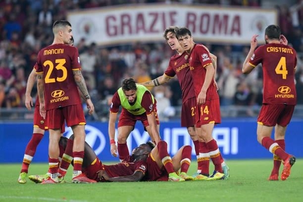 Players of AS Roma celebrate the victory during the Serie A match between AS Roma and Sassuolo Calcio at Stadio Olimpico, Rome, Italy on 12 September...