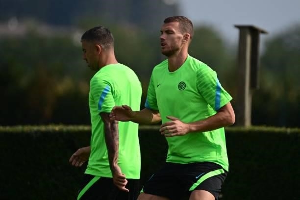 Inter Milan's Bosnian forward Edin Dzeko is pictured during a training session in Appiano Gentile, on the eve of the UEFA Champions League Group D...