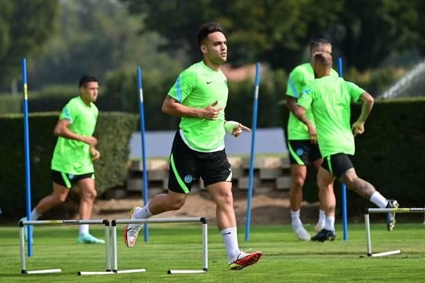 Inter Milan's Argentinian forward Lautaro Martinez is pictured during a training session in Appiano Gentile, on the eve of the UEFA Champions League...