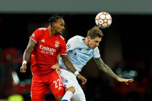 Valentino Lazaro of SL Benefica and Denys Garmash of Dinamo Kiev battle for the ball during the UEFA Champions League Group E match between Dinamo...