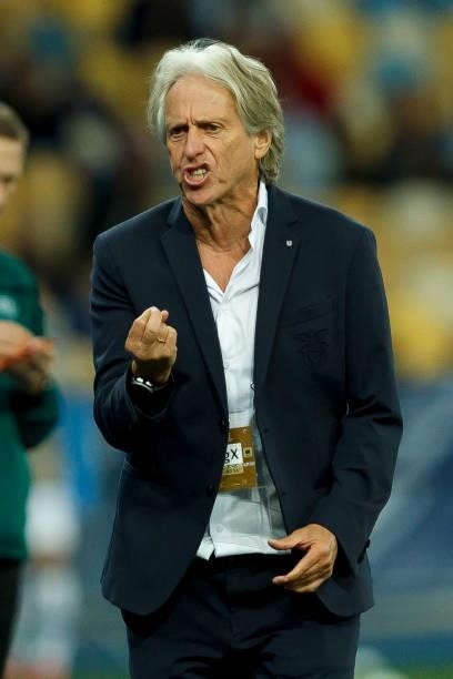 Head coach Jorge Jesus of SL Benefica gestures during the UEFA Champions League Group E match between Dinamo Kiev and SL Benfica at NSC Olimpiyskiy...