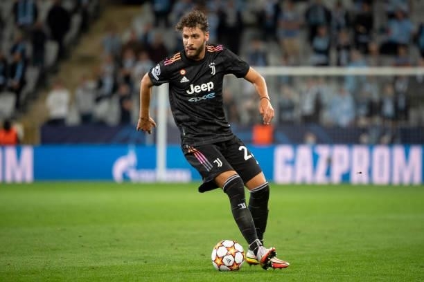 Manuel Locatelli of Juventus drives the ball during the UEFA Champions League group H match between Malmo FF and Juventus at Eleda Stadium on...