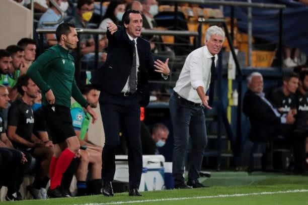 Villarreal's Head coach Unai Emery and Head coach of Atalanta Gian Piero Gasperin during UEFA Champions League match between Villarreal CF and...