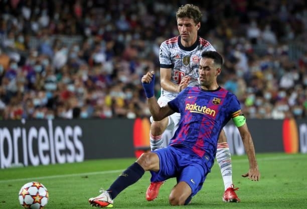 Thomas Mueller and Sergio Busquets during the match between FC Barcelona and FC Bayern Munich, corresponding to the week 1 of the group A of the UEFA...