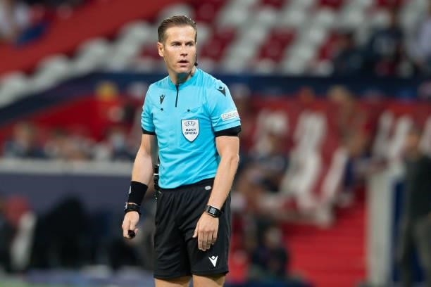 Referee Danny Makkelie looks on during the UEFA Champions League group G match between Lille OSC and VfL Wolfsburg at Stade Pierre-Mauroy on...