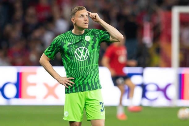 Yannick Gerhardt of VfL Wolfsburg looks on during the UEFA Champions League group G match between Lille OSC and VfL Wolfsburg at Stade Pierre-Mauroy...