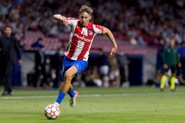 Marcos Llorente of Atletico de Madrid controls the ball during the UEFA Champions League group B match between Atletico Madrid and FC Porto at Wanda...