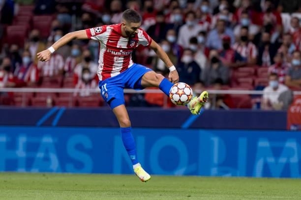 Yannick Carrasco of Atletico de Madrid controls the ball during the UEFA Champions League group B match between Atletico Madrid and FC Porto at Wanda...