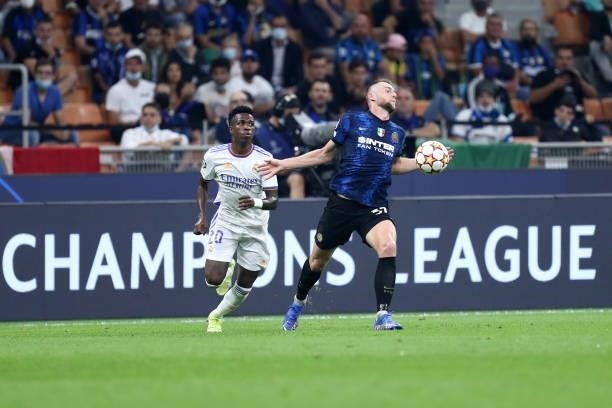 Milan Skriniar of FC Internazionale controls the ball during the UEFA Champions League group D match between Inter and Real Madrid at Giuseppe Meazza...